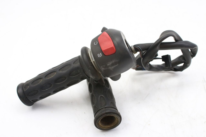 photo de COMMUTATORE DESTRO SUZUKI GSF S BANDIT 600 (2000 - 2004)