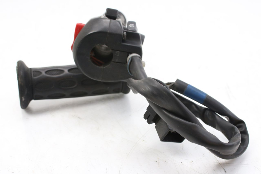 photo de COMMUTATORE DESTRO SUZUKI GSF S BANDIT 600 (2000 - 2004)