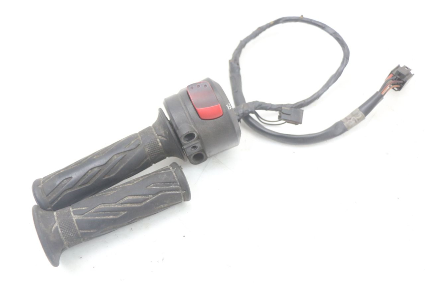 photo de COMMUTATORE DESTRO SUZUKI GSR 750 (2011 - 2017)