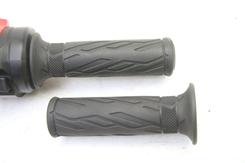 photo de COMMUTATORE DESTRO SUZUKI GSR 750 (2011 - 2017)