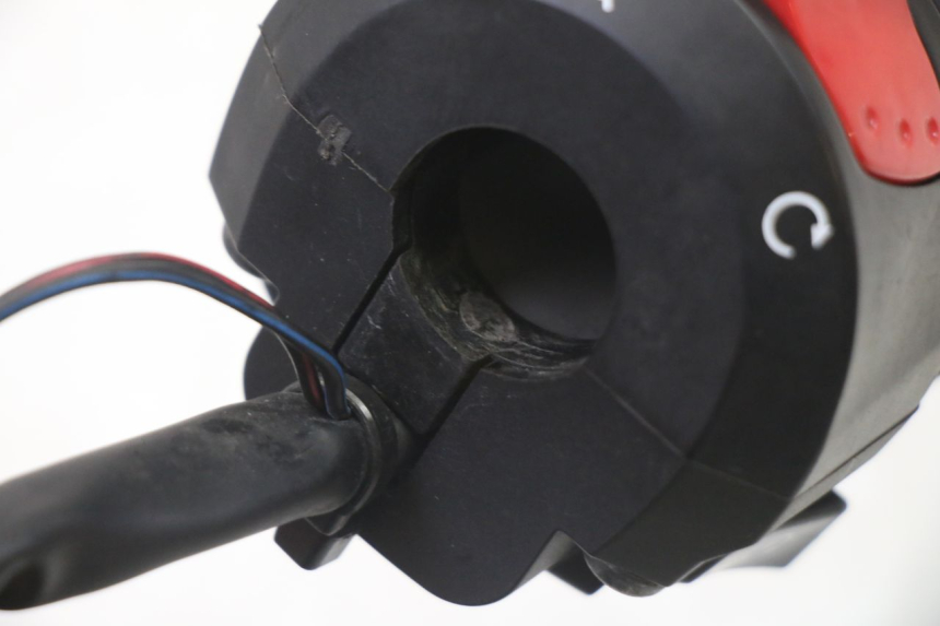 photo de COMMUTATORE DESTRO SUZUKI GSR 750 (2011 - 2017)