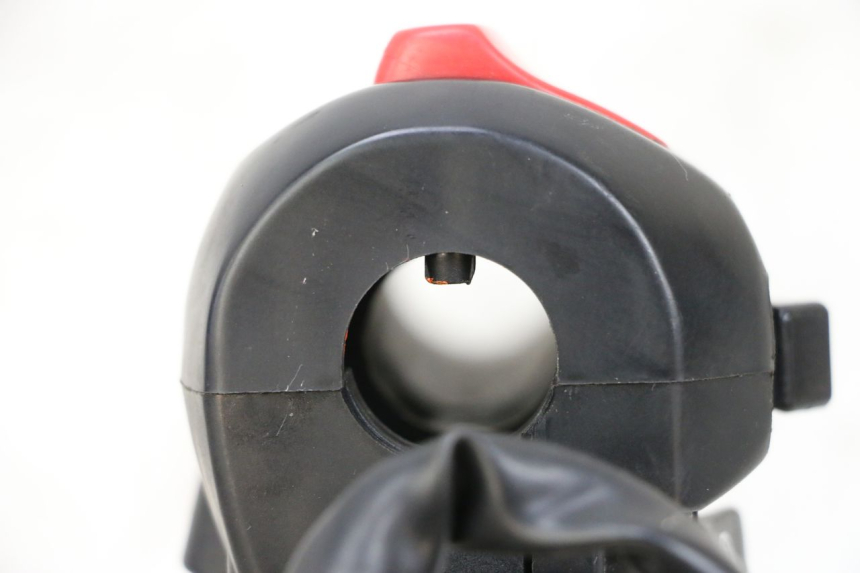 photo de COMMUTATORE DESTRO SUZUKI GSXR GSX-R 1000 (2003 - 2004) - Primo piano tecnico