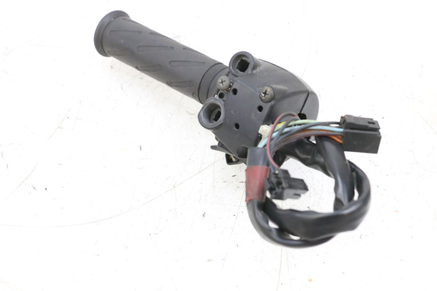 photo de COMMUTATORE DESTRO SUZUKI GSXR GSX-R 1000 (2003 - 2004) - Vista d'insieme del prodotto