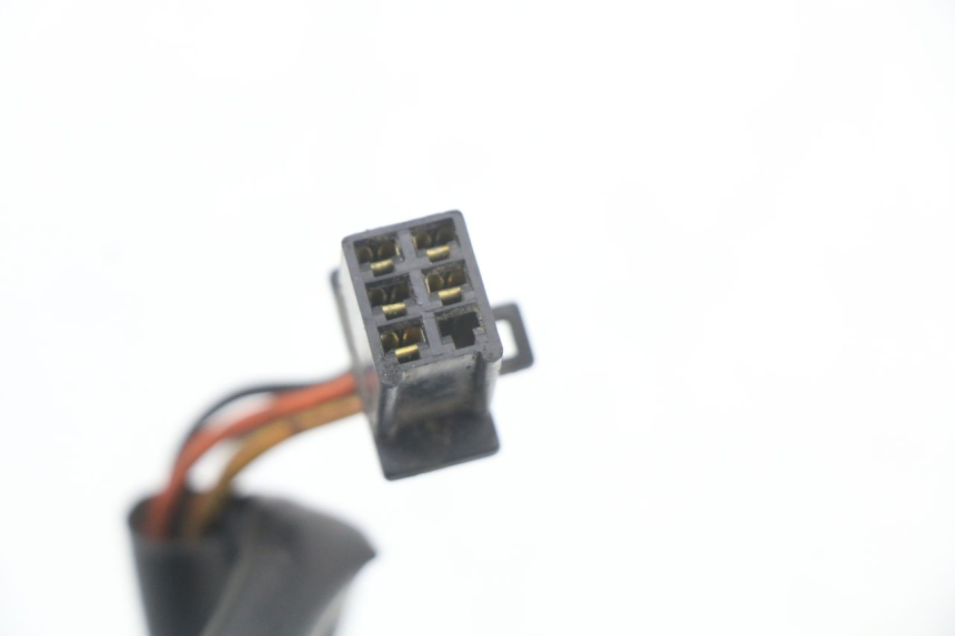 photo de MANUBRIO DESTRO HYOSUNG GTR 125 (2006 - 2008) - Marcature e riferimenti originali