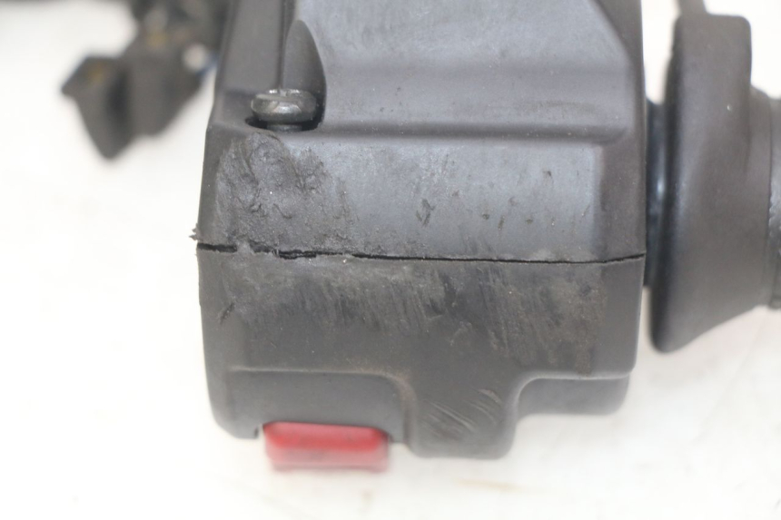 photo de MANUBRIO DESTRO HONDA CB R 1000 (2018 - 2023)