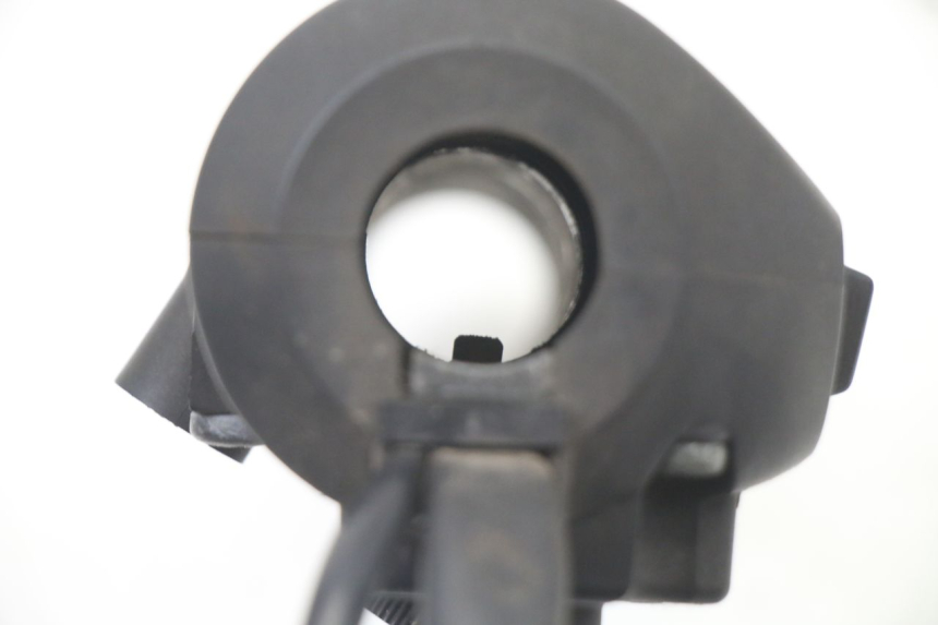 photo de MANUBRIO DESTRO HONDA FES S-WING SWING ABS 125 (2007 - 2015)