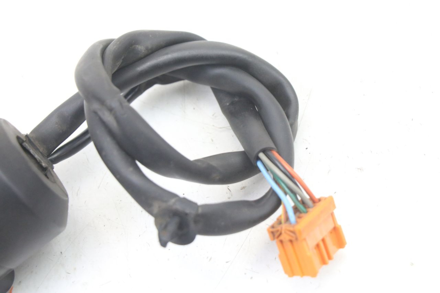 photo de MANUBRIO DESTRO HONDA FES S-WING SWING ABS 125 (2007 - 2015)