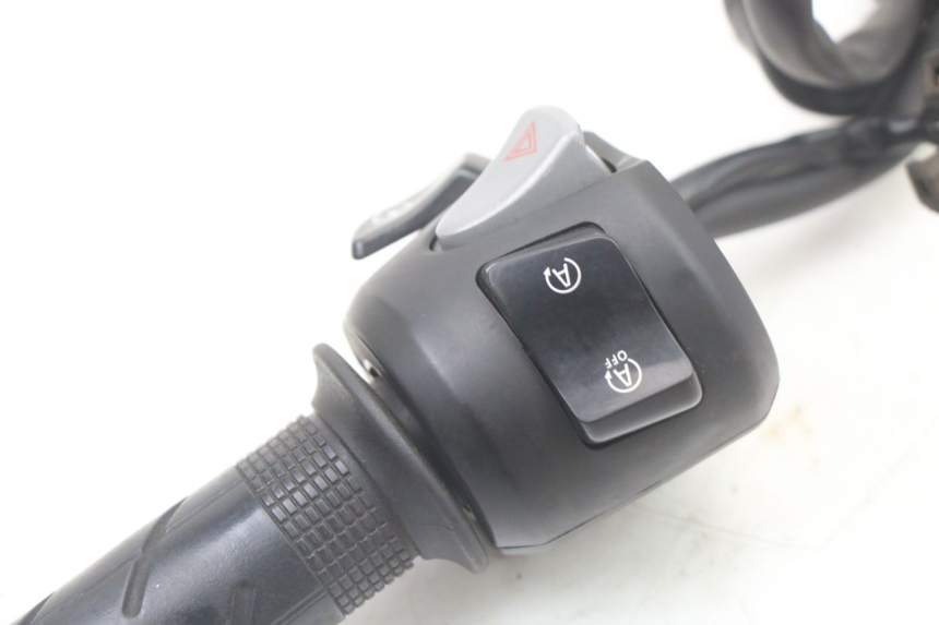 photo de COMMUTATORE DESTRO HONDA FORZA 125 (2021 - 2025)