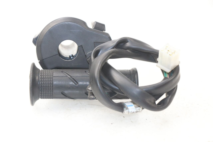 photo de MANUBRIO DESTRO HONDA PCX (JF47) 125 (2012 - 2013)