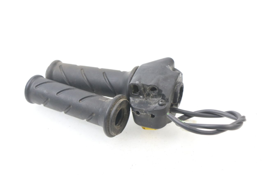 photo de COMMUTATORE DESTRO PEUGEOT JET FORCE CARBU 50 (2003 - 2016)