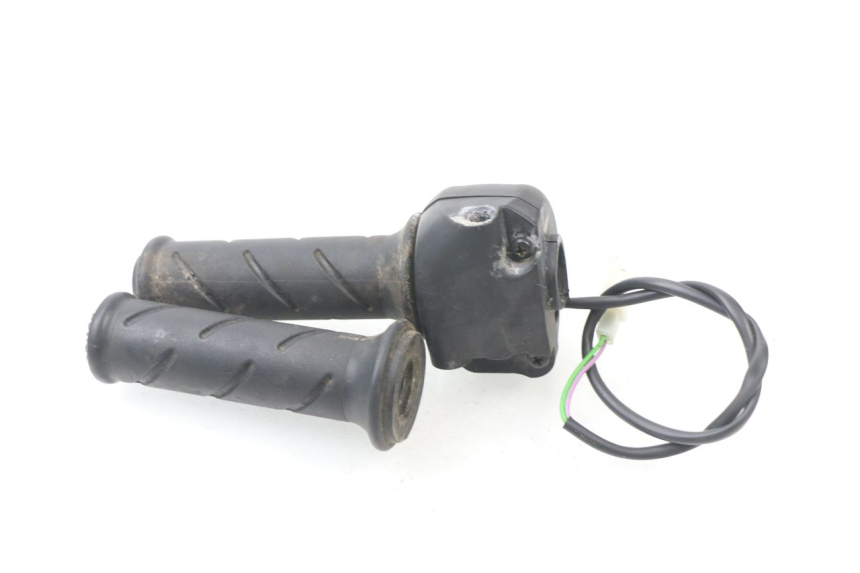 photo de COMMUTATORE DESTRO PEUGEOT JET FORCE CARBU 50 (2003 - 2016)