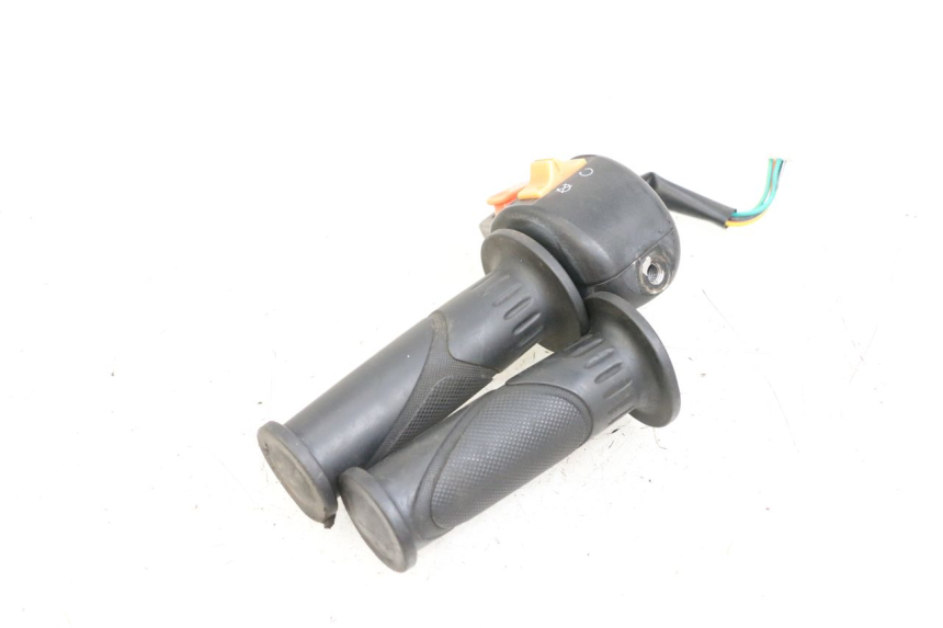photo de MANUBRIO DESTRO JM MOTORS EVOLIS 4T 50 (2018 - 2022)