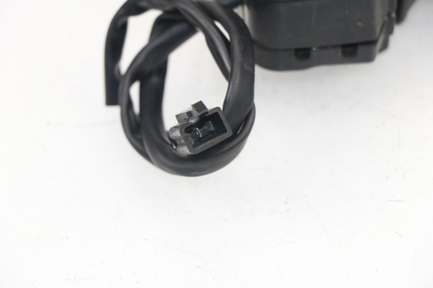 photo de MANUBRIO DESTRO PEUGEOT KISBEE 2T 50 (2010 - 2017)