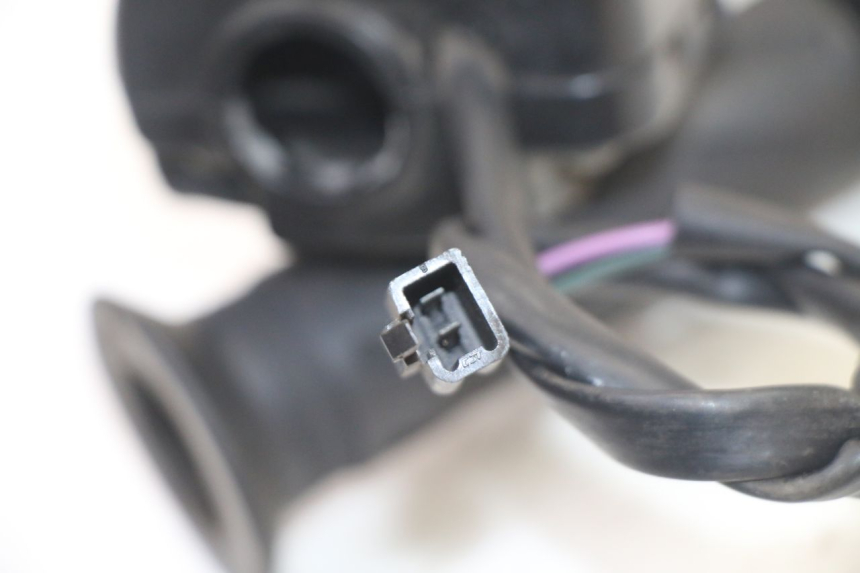 photo de MANUBRIO DESTRO PEUGEOT KISBEE 2T 50 (2010 - 2017)