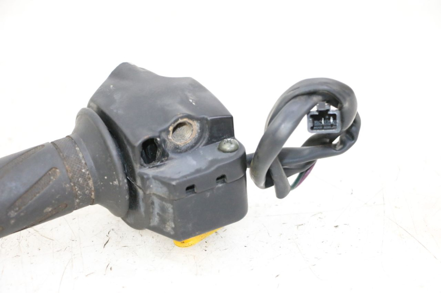 photo de MANUBRIO DESTRO PEUGEOT KISBEE 2T 50 (2010 - 2017)