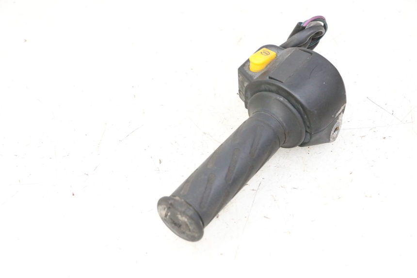 photo de MANUBRIO DESTRO PEUGEOT KISBEE 2T 50 (2010 - 2017)