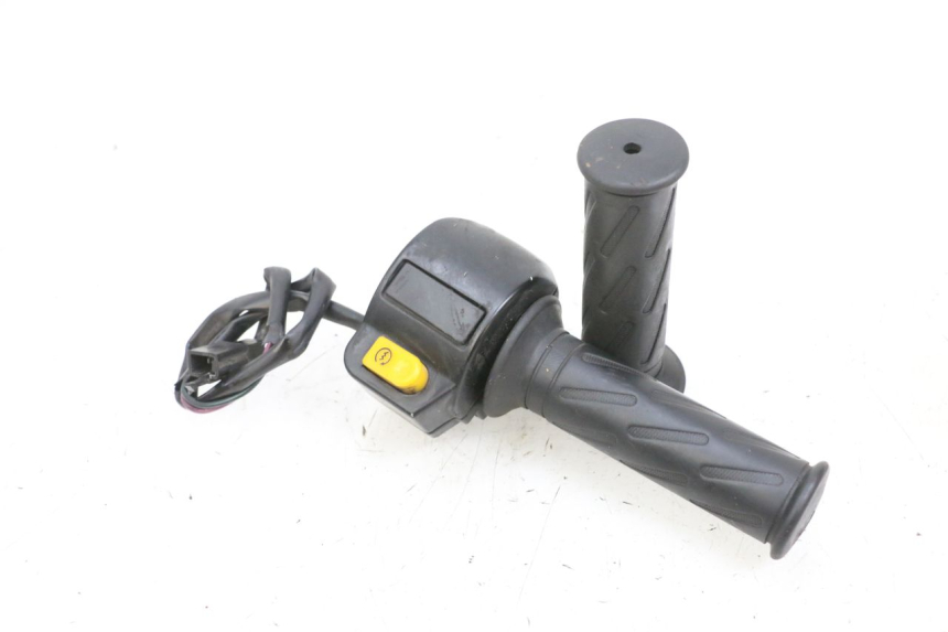 photo de MANUBRIO DESTRO PEUGEOT KISBEE 4T 50 (2010 - 2017)