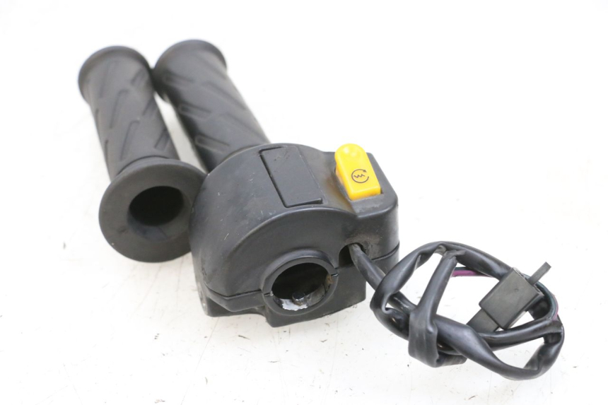 photo de MANUBRIO DESTRO PEUGEOT KISBEE 4T 50 (2010 - 2017)