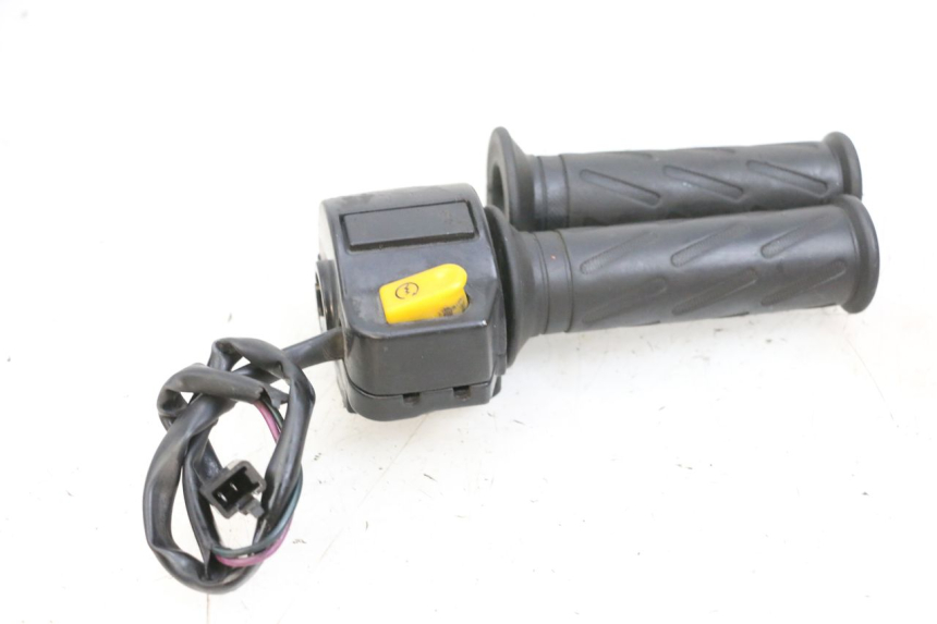 photo de MANUBRIO DESTRO PEUGEOT KISBEE 4T 50 (2010 - 2017)