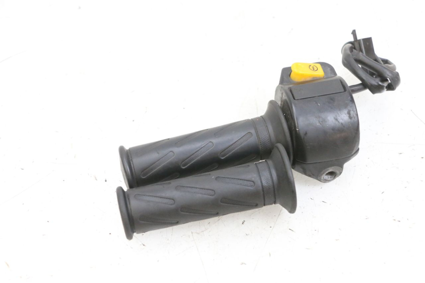 photo de MANUBRIO DESTRO PEUGEOT KISBEE 4T 50 (2010 - 2017)