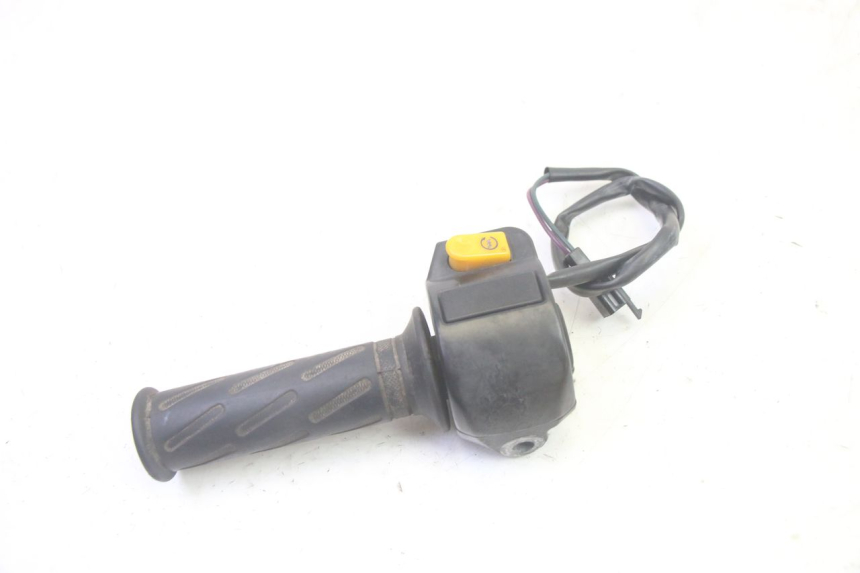 photo de MANUBRIO DESTRO PEUGEOT KISBEE 4T 50 (2010 - 2017) - Altra angolazione