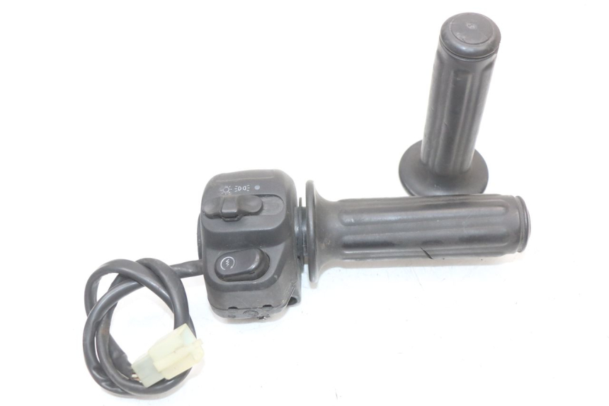 photo de COMMUTATORE DESTRO RENAULT KOURANOS 125 (2001 - 2004)