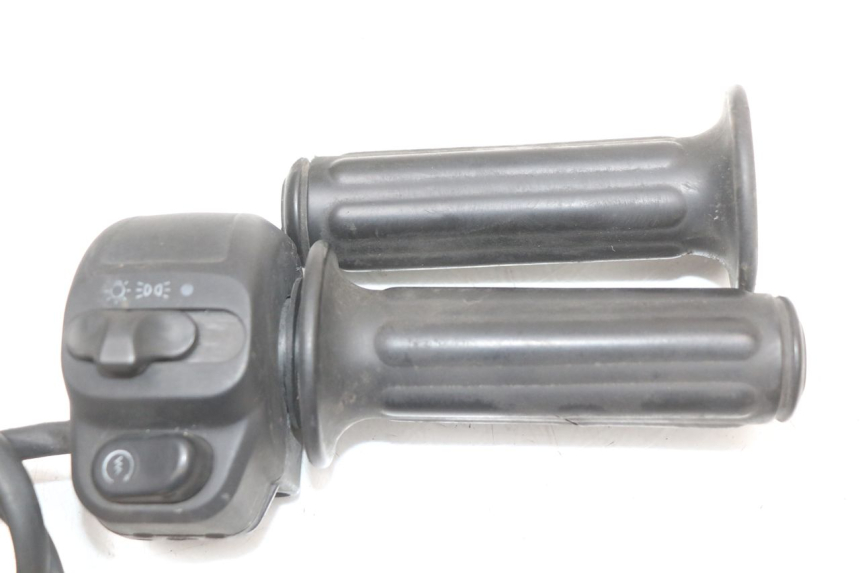 photo de COMMUTATORE DESTRO RENAULT KOURANOS 125 (2001 - 2004)