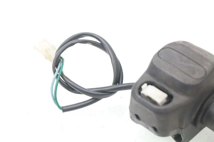 photo de MANUBRIO DESTRO PEUGEOT LUDIX BLASTER 50 (2006 - 2014)