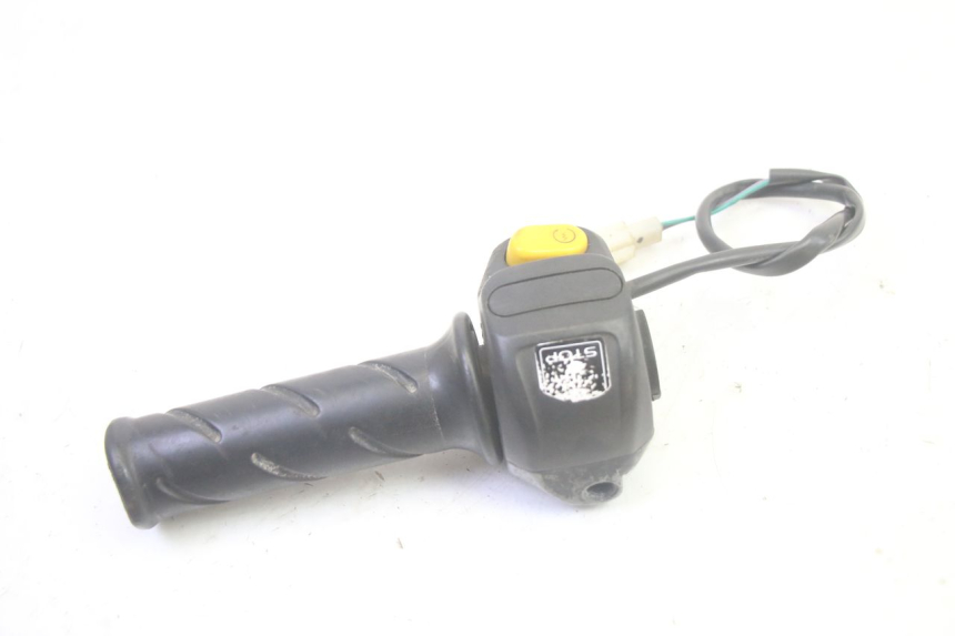 photo de MANUBRIO DESTRO PEUGEOT LUDIX 50 (2008 - 2017) - Primo piano tecnico