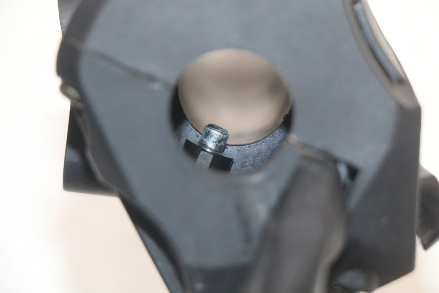 photo de COMMUTATORE DESTRO MASAI SCRAMBLER SPORT 125 (2021 - 2025) - Stato della superficie e materiale