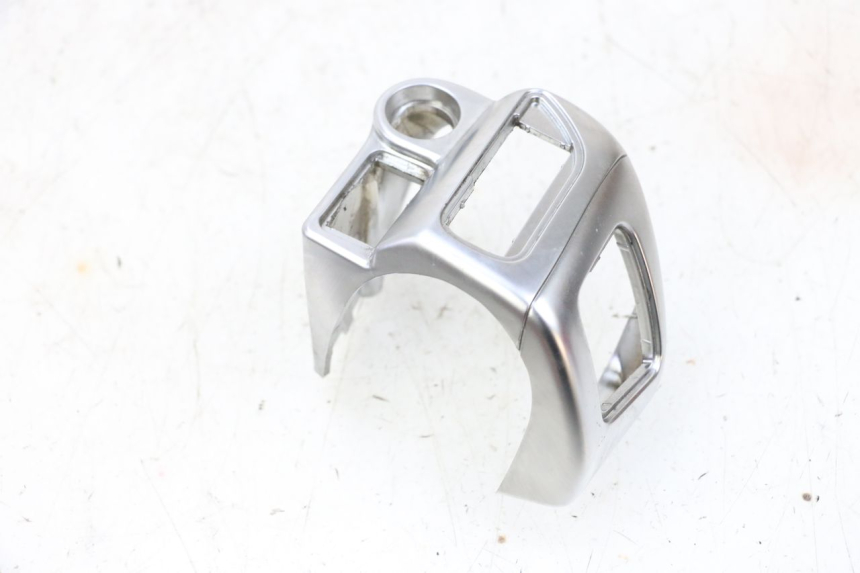 photo de COMMUTATORE DESTRO PIAGGIO MP3 HPE 300 (2019 - 2026) - Dettagli dei punti di fissaggio