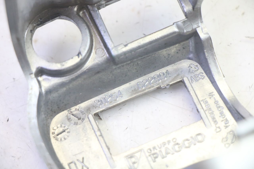 photo de COMMUTATORE DESTRO PIAGGIO MP3 LT 400 (2007 - 2012) - Vista d'insieme del prodotto