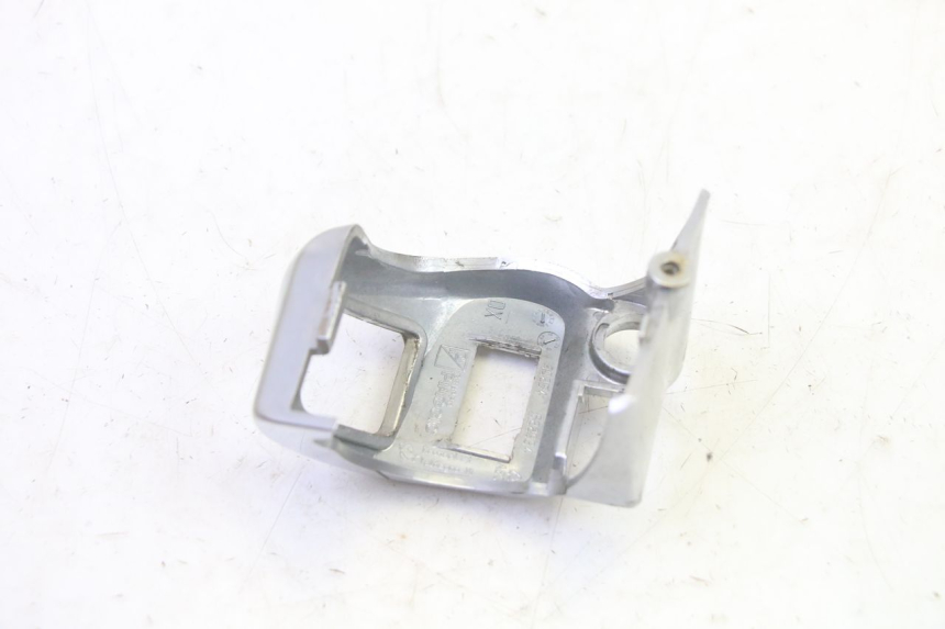 photo de COMMUTATORE DESTRO PIAGGIO MP3 RL 250 (2007 - 2010) - Primo piano tecnico