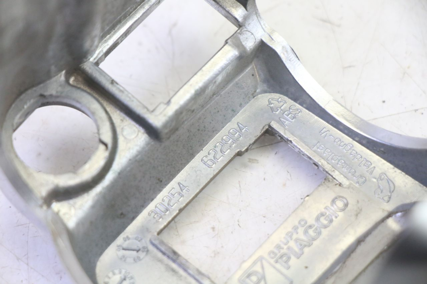 photo de COMMUTATORE DESTRO PIAGGIO MP3 RL 250 (2007 - 2010) - Vista d'insieme del prodotto