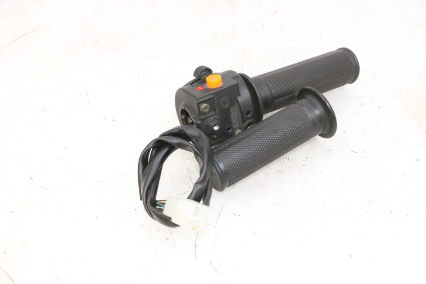 photo de COMMUTATORE DESTRO JM MOTORS OLDIES 4T 50 (2010 - 2020) - Zoom sullo stato d'uso