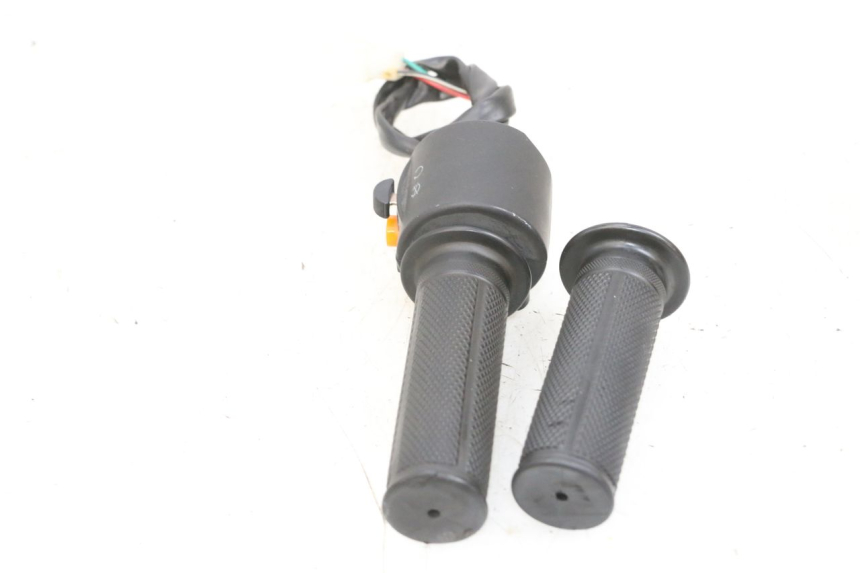 photo de COMMUTATORE DESTRO JM MOTORS OLDIES 4T 50 (2010 - 2020) - Dettagli dei punti di fissaggio