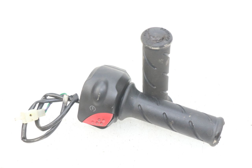 photo de MANUBRIO DESTRO PEUGEOT LUDIX 50 (2008 - 2017)