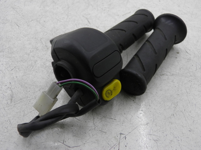 photo de MANUBRIO DESTRO PEUGEOT LUDIX 50 (2008 - 2017)