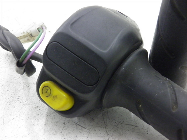 photo de MANUBRIO DESTRO PEUGEOT LUDIX 50 (2008 - 2017)