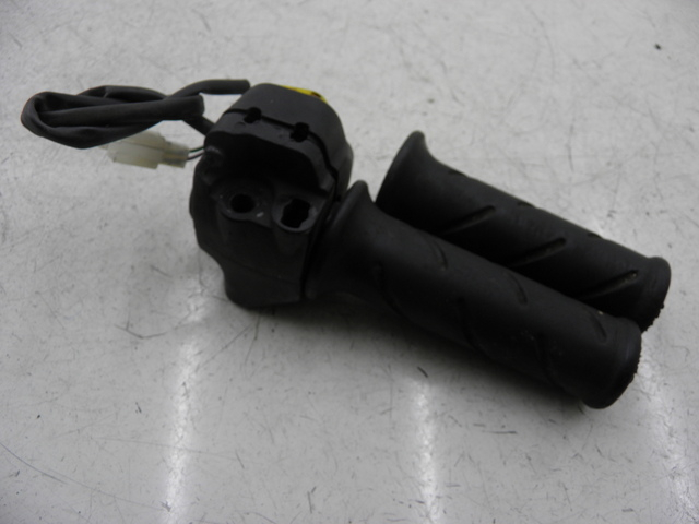 photo de MANUBRIO DESTRO PEUGEOT LUDIX 50 (2008 - 2017)