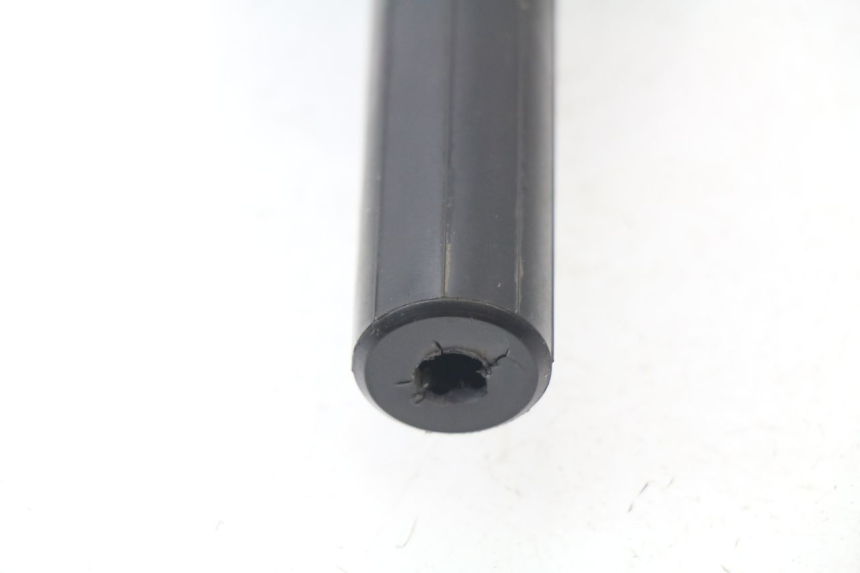 photo de MANUBRIO DESTRO PEUGEOT LUDIX BLASTER 50 (2006 - 2014)