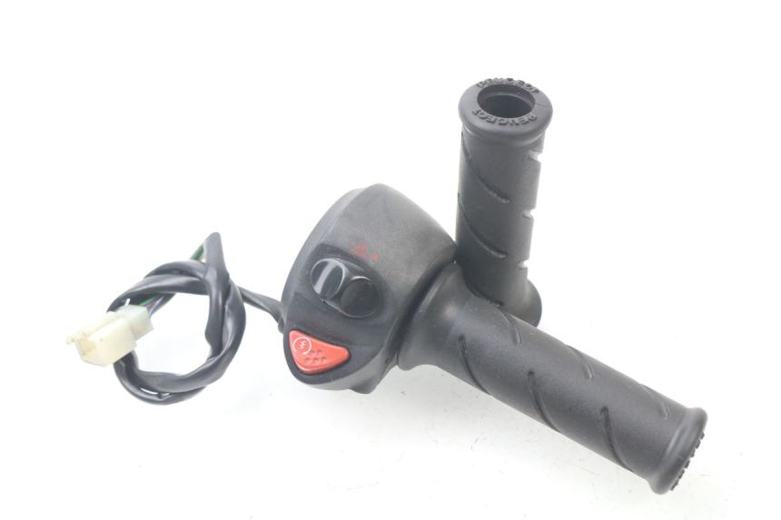 photo de MANUBRIO DESTRO PEUGEOT SATELIS COMPRESSOR K15 125 (2006 - 2009)