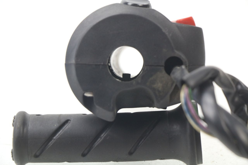 photo de MANUBRIO DESTRO PEUGEOT SATELIS COMPRESSOR K15 125 (2006 - 2009)