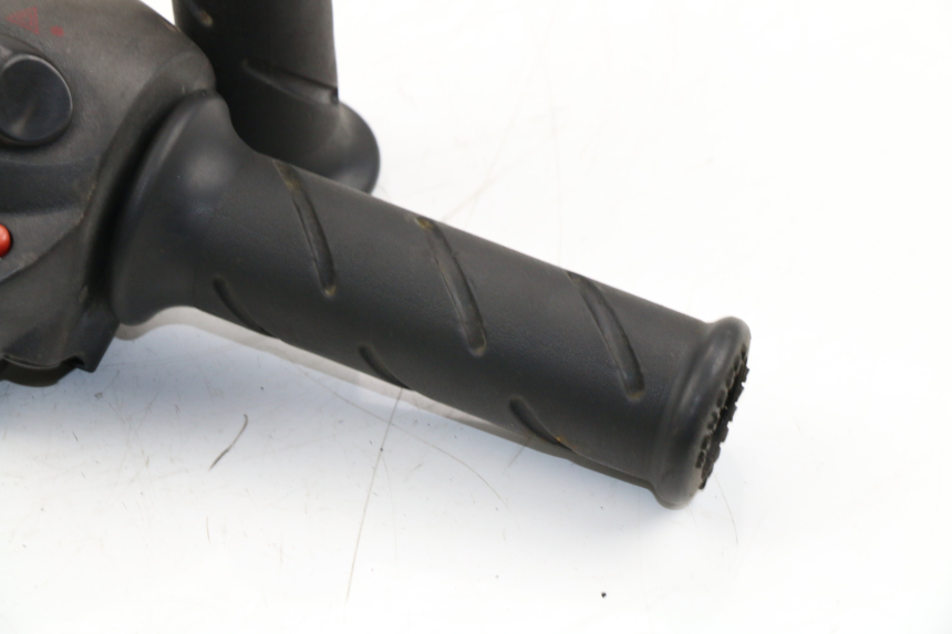 photo de MANUBRIO DESTRO PEUGEOT SATELIS COMPRESSOR K15 125 (2006 - 2009)