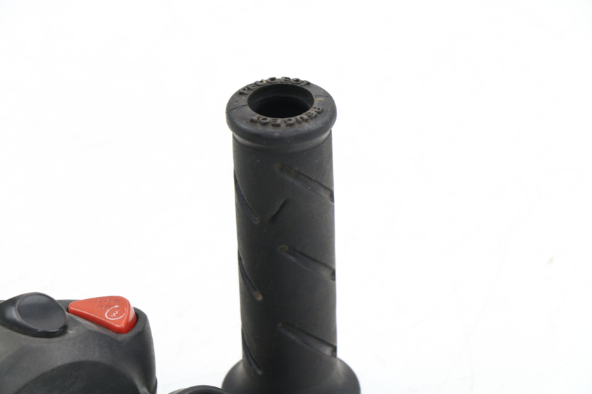 photo de MANUBRIO DESTRO PEUGEOT SATELIS COMPRESSOR K15 125 (2006 - 2009)