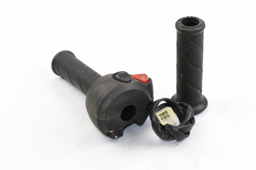 photo de MANUBRIO DESTRO PEUGEOT SATELIS COMPRESSOR K15 125 (2006 - 2009)