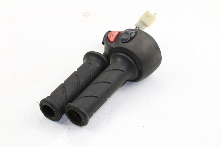 photo de MANUBRIO DESTRO PEUGEOT SATELIS COMPRESSOR K15 125 (2006 - 2009)