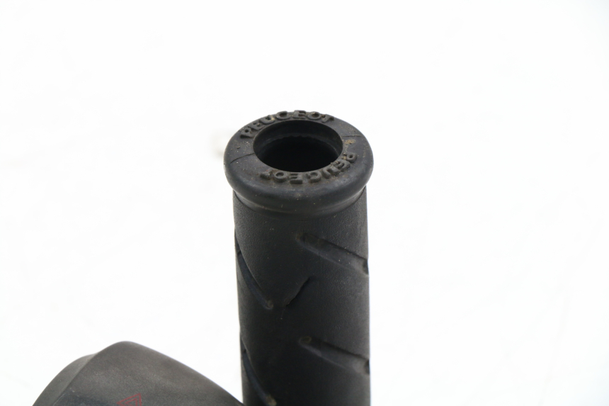 photo de MANUBRIO DESTRO PEUGEOT SATELIS COMPRESSOR K15 125 (2006 - 2009)