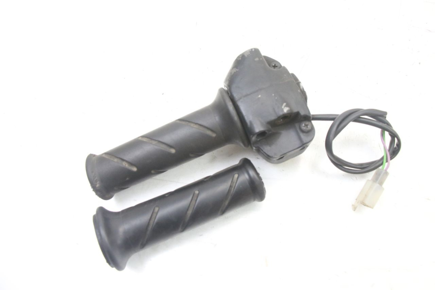 photo de MANUBRIO DESTRO PEUGEOT TKR TREKKER FURIOUS 50 (2005 - 2014)