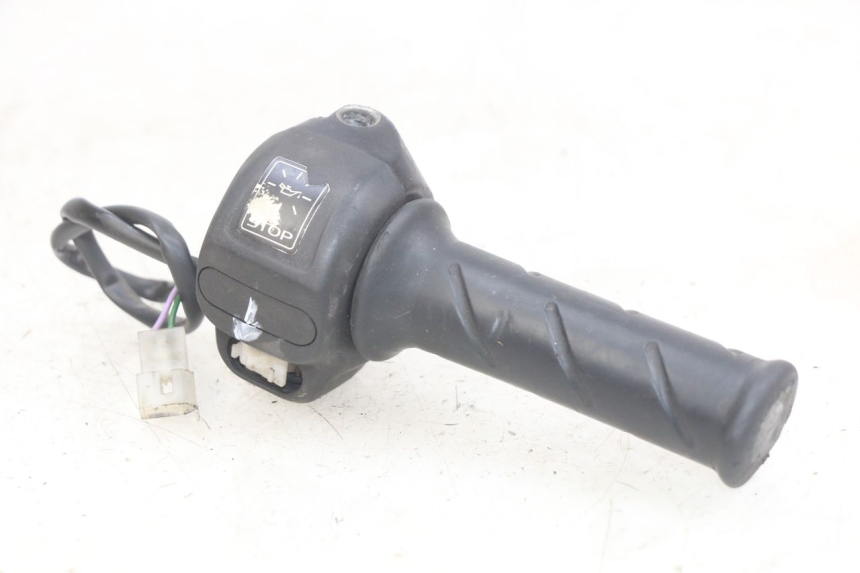 photo de MANUBRIO DESTRO PEUGEOT VIVACITY 50 (2004 - 2009)
